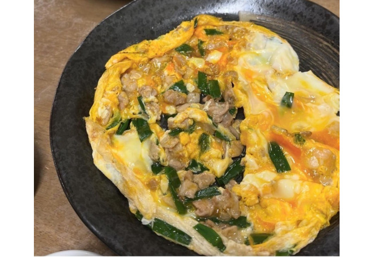 豚ニラ玉とじ Pork, Egg, Garlic chives